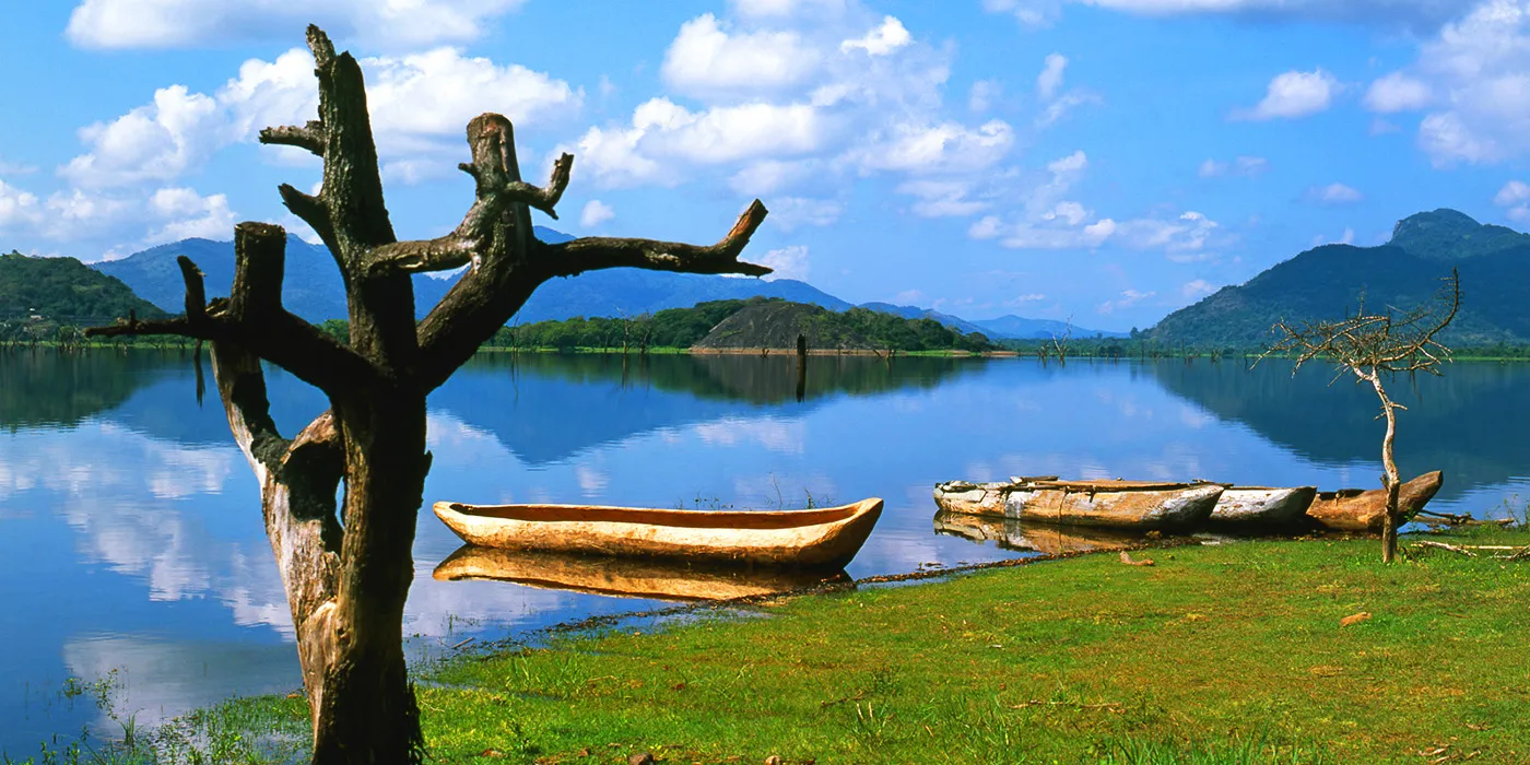 kandalama-lake